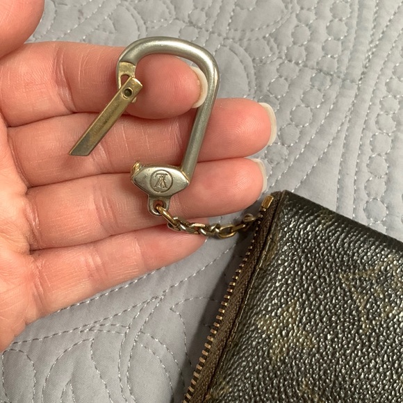 1992 Authentic Louis Vuitton key cles - broken zipper - Picture 4 of 16